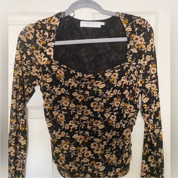 Astr Ruched Top - Picture 8 of 8